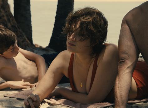 Nude video celebs Nadia Tereszkiewicz sexy L île rouge 2023