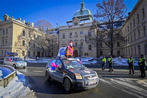 Fotogalerie Masopustn J Zda Milionu Chvilek Prahou Den K Cz