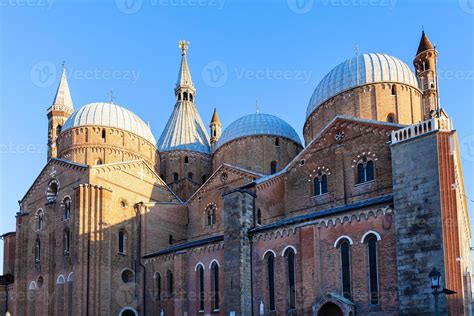 view of Basilica of Saint Anthony of Padua 12043173 Stock Photo at Vecteezy