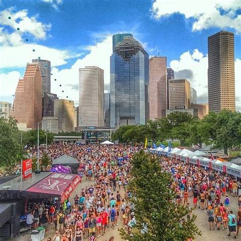 The 18 Best Houston Instagrammers Thrillist Instagram Accounts