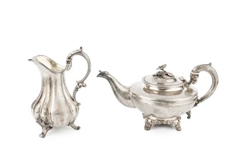 Lot 872 An Early Victorian Silver Teapot With