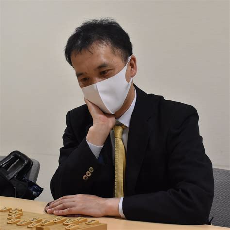 朝日新聞将棋取材班 On Twitter 村）b級2組順位戦、畠山鎮八段が中田宏樹八段に142手で勝ちました。終盤、大駒が激しく飛び交う応酬が繰り広げられましたが、畠山八段の対応が的確でし