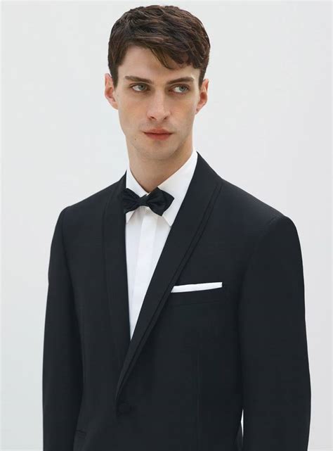 measure  perfect personalised suits