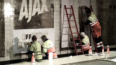 Ajax Ambient Advert By BBDO: Stronger Than Dirt | Ads of the World™