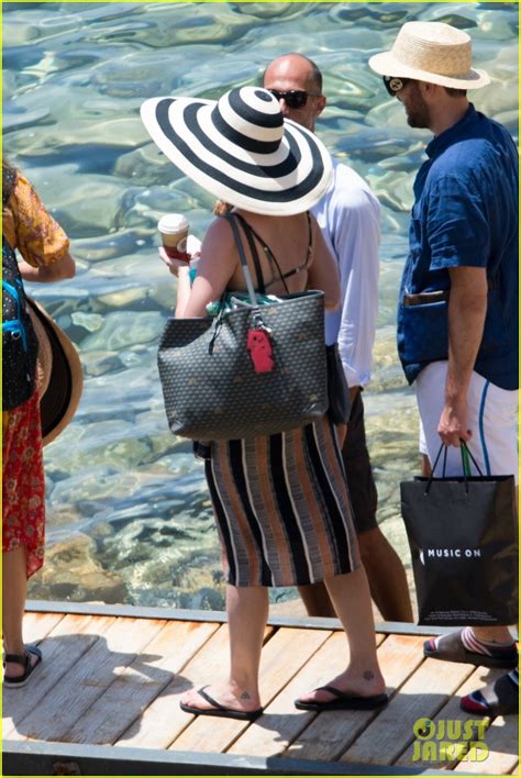 Katy Perry Hits The Beach In A Bikini In Spain Photo Bikini Katy Perry Photos