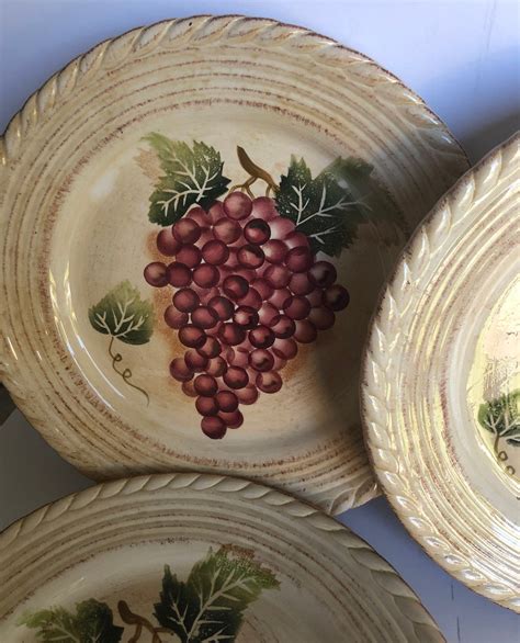 Plates Vintage Grapes 4 Made By Tabletops International Etsy