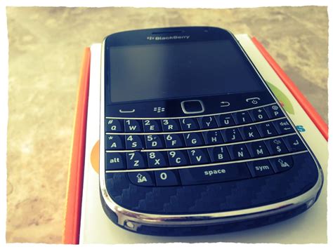 Blackberry Bb 9900 Bold Touch Unlocked Phone With Touch