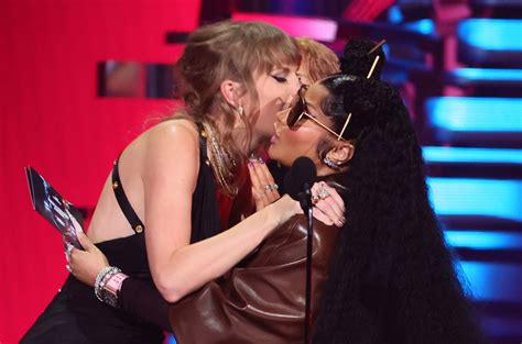 Taylor Swift Calls Nicki Minaj Her ‘favorite Sagittarius’ At 2023 Vmas Billboard