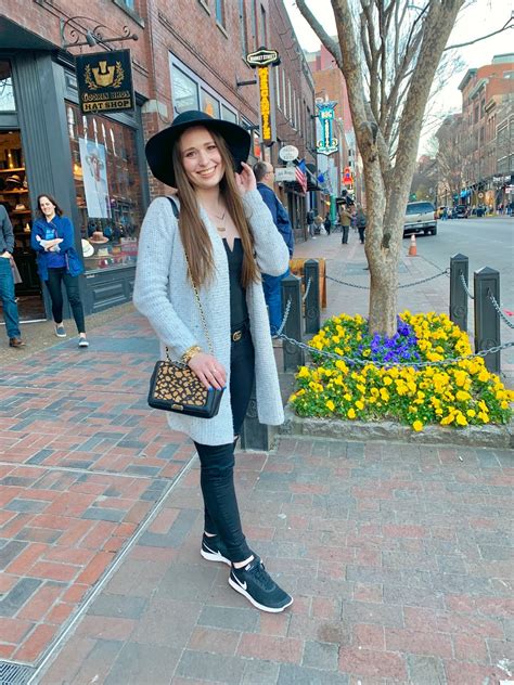 Nashville Tourist Outfit. | Southern Belle in Training