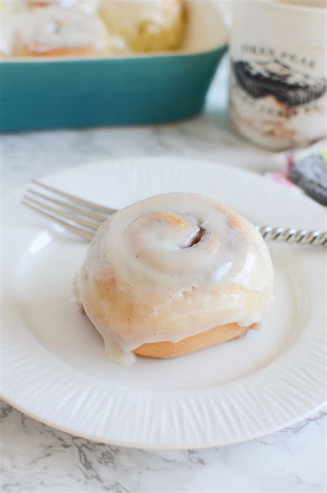 Cinnamon Rolls with Cream Cheese Frosting - Fake Ginger