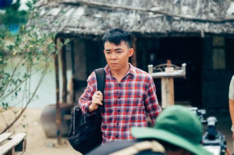Hot boy kẹo kéo Lê Cường vay nóng lãi suất cao để làm MV Báo Dân trí