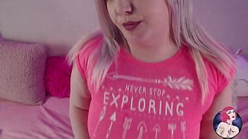 Hot Girl With Huge Boobs Camming And Posing XNXX