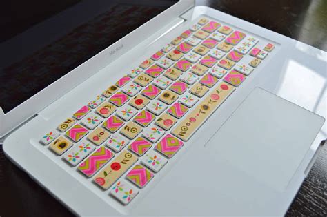 cool skins  glitzy makeover awesome ways  decorate  laptop