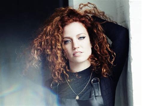 Il Nuovo Brit Pop Ha I Capelli Rossi Con La Voce Di Jess Glynne