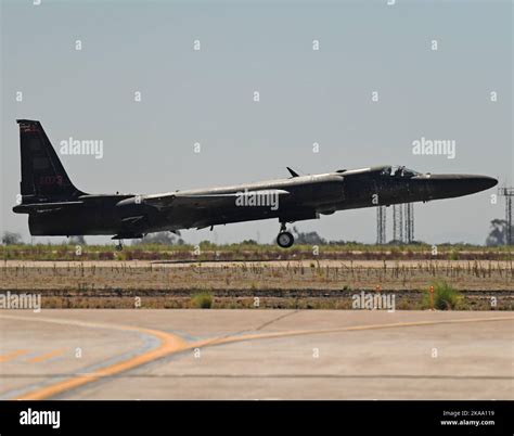 Lockheed U-2 "Dragon Lady" landing Stock Photo - Alamy