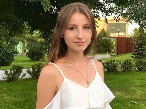 Perfect Natural Babe With Extreme Hairy Pussy XNXX