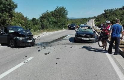 Teška nesreća na Krku Sudar dva auta ozlijeđene su tri žene 24sata