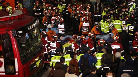 Foto Suasana Gang Itaewon Setelah Perayaan Halloween Yang Renggut