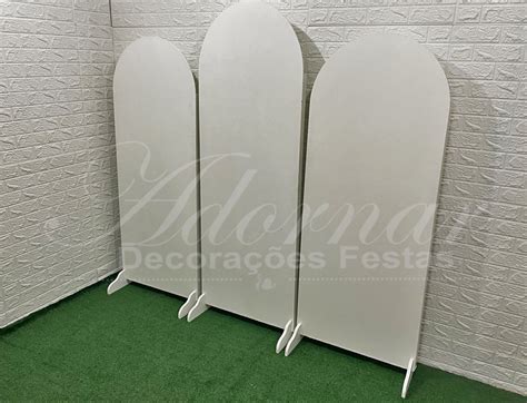 Locação de Trio de Painel Oval Romano em Branco Estrutura Arco