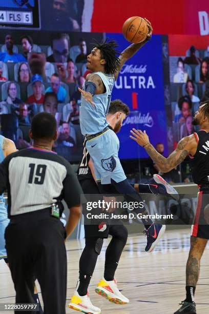 Dunking Field Photos and Premium High Res Pictures - Getty Images