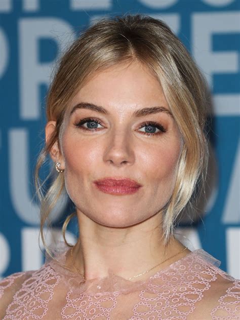 Sienna Miller - 2016 Breakthrough Prize Ceremony in Mountain View, CA ...