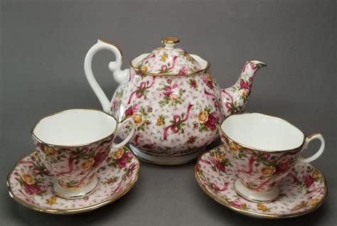 Royal Albert Old Country Roses Ruby Celebration Pink Chintz Teapot With