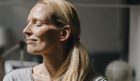 News Flash On Hot Flashes 8 Things You Need To Know About Menopause Memorial Hermann
