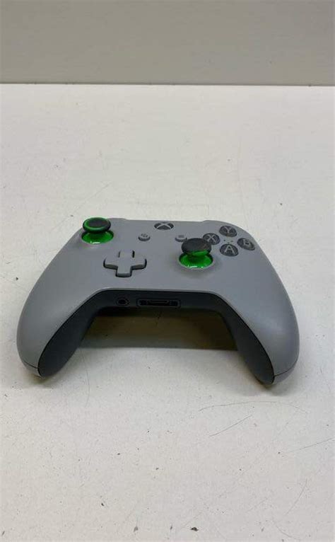 Buy the Microsoft Xbox One controller - Gray Green | GoodwillFinds