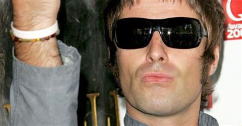 Liam Gallagher Fingers And Thumbs Pinterest The Birds Stars And Love