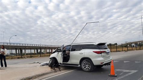 Impactante Choque En Un Acceso A Circunvalaci N Frente Al Estadio Kempes