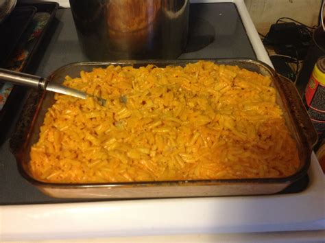 Spicy Mac and cheese chicken. 4 boxes Kraft mac 1lb cooked boneless ...