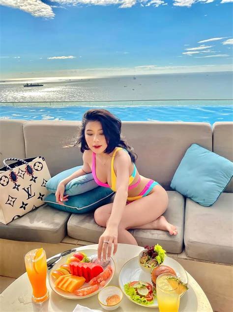 Tuy N T P Nh Tiktoker Qu Nh Thi Sexy Bikini N Ng B Ng