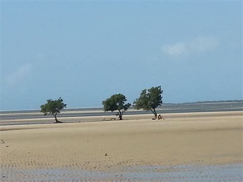 SandiSplash: A stroll through the beaches of Maputo