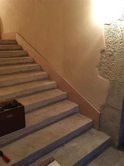 Bouc Quartier Humble Carrelage Plinthe Escalier Sac Consulat Circulation