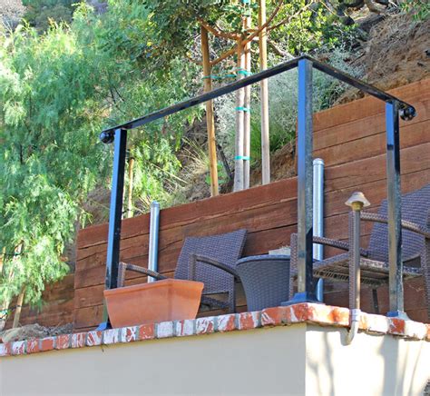 Wood Garden Walls - Traditional - Garden - Los Angeles - by Flores Artscape | Houzz UK