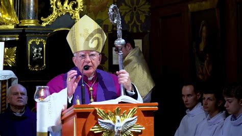 Abp Marek Jędraszewski w kościele św Sebastiana w Wieliczce Panie