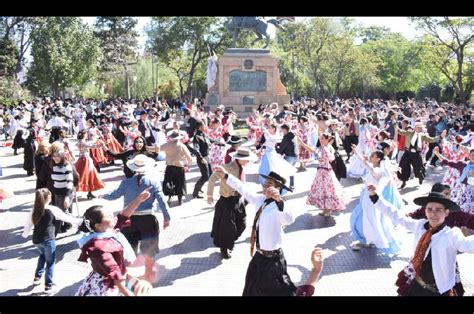 El De Mayo Se Celebr Con Un Gran Peric N Nacional Organizado Por