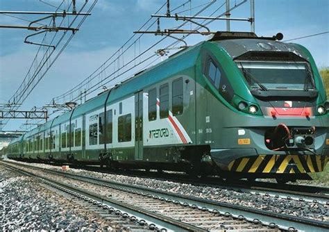 Guasti E Alberi Caduti Ritardi Su Molte Linee Trenord