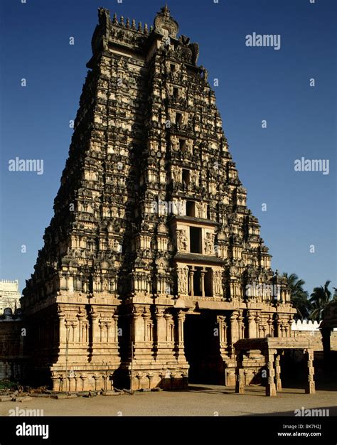 Gopuram srirangam hi-res stock photography and images - Alamy