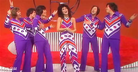 The Osmonds Join Cher For A Show Stopping Stevie Wonder Medley Madly Odd