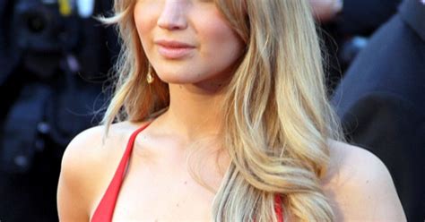 Jennifer Lawrence L Attrice Pi Pagata Secondo Forbes