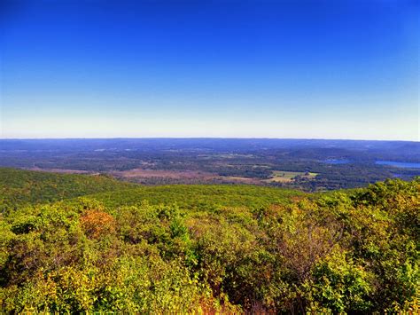 Bear Mountain (Connecticut) – Mountain Field Guide