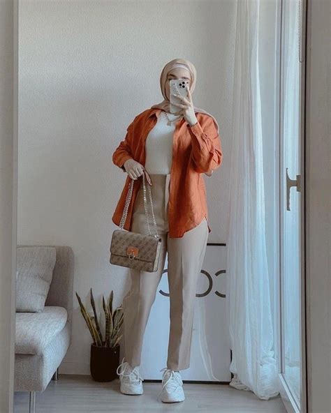 Pin By Rosie On Hijab Chic In 2022 Simple Trendy Outfits Muslimah