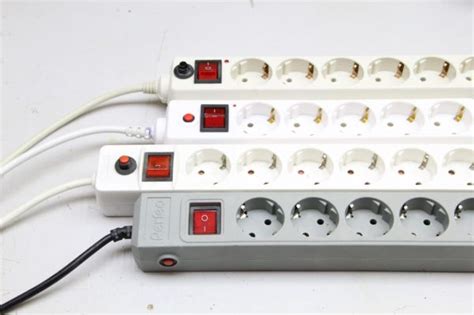 7 домашних приборов, которые не стоит подключать к удлинителю