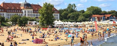 W Sopocie już nie poparadujesz w bikini lub bez koszulki Gołe brzuchy Tylko na plaży