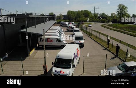 Tnt delivery truck Stock Videos & Footage - HD and 4K Video Clips - Alamy