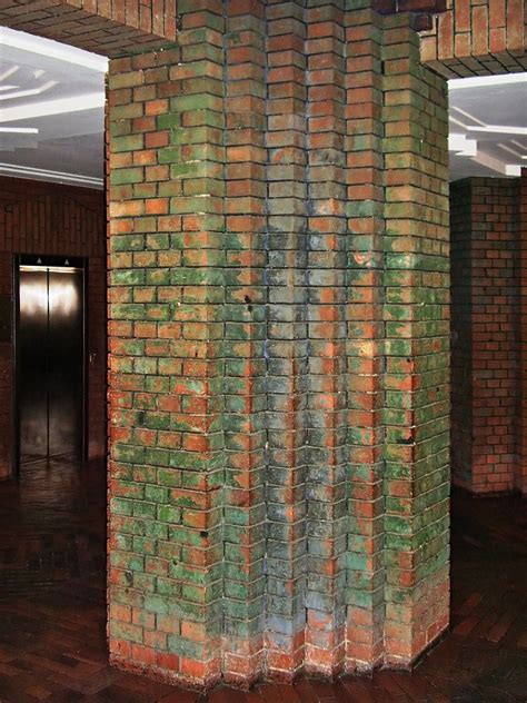 Peter Behrens - Industriepark Höchst, Behrensbau Eingangshalle Säule