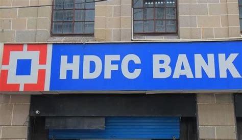 indias hdfc bank gains  percent  shares deposits surge amwal al ghad