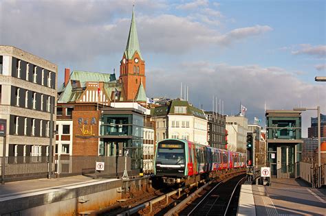 Der Bahnhof Landungsbrücken Hamburger S Bahn und U Bahn Fotos von der