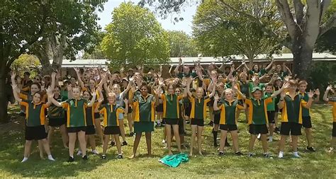 Gin Gin students #bustthedust for farmers – Bundaberg Now